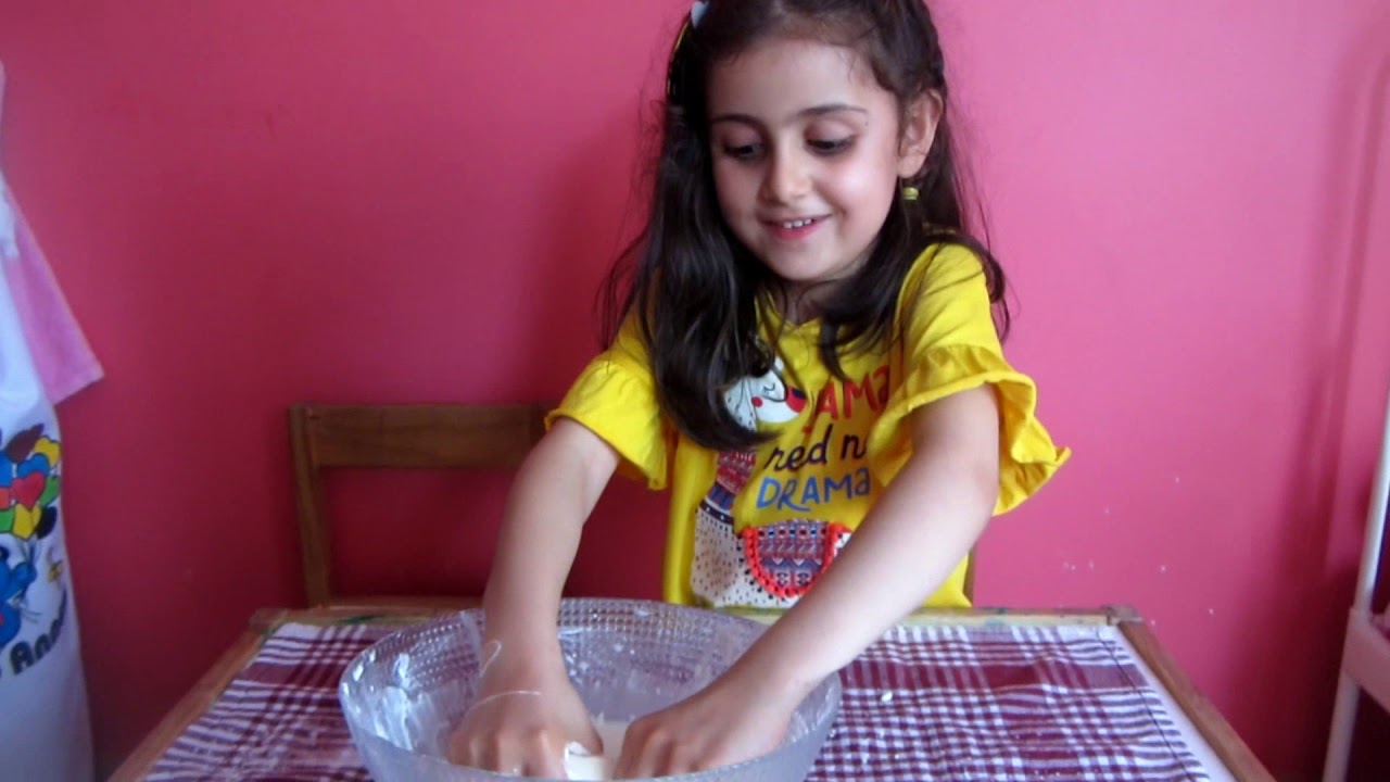 Oobleck hamuru nasıl yapılır? Çocuklarınızın küçük kasları gelişsin