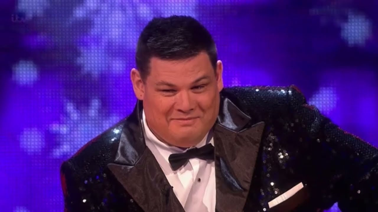 The Chase | The Chasers Sparkle Up In The 2014 Christmas Special | Paul Chases 18 Steps!