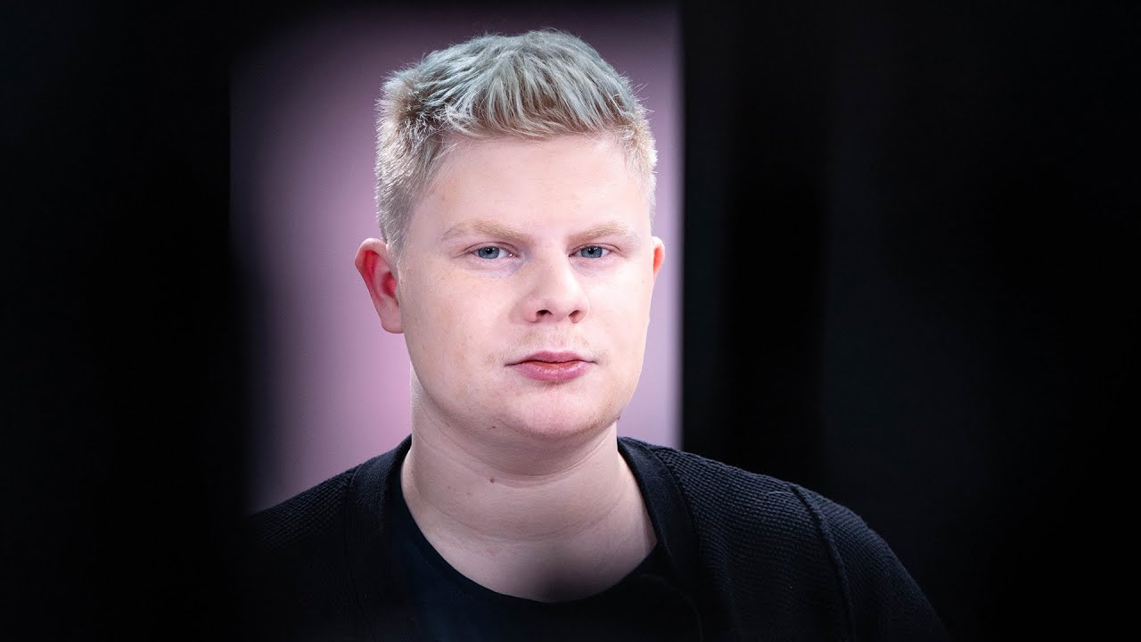 Risto Räppääjä -näyttelijä lukee vihaviestejä