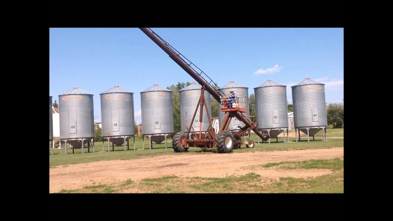 Self propelled grain auger