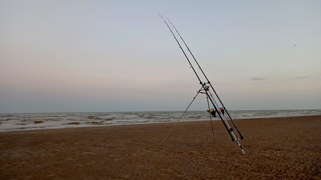 SEA FISHING AT BEXHILL ON SEA - LOW TIDE UP - PUMPING LUGWORMS & COLLECTING CRABS - UK SEA FISHING 