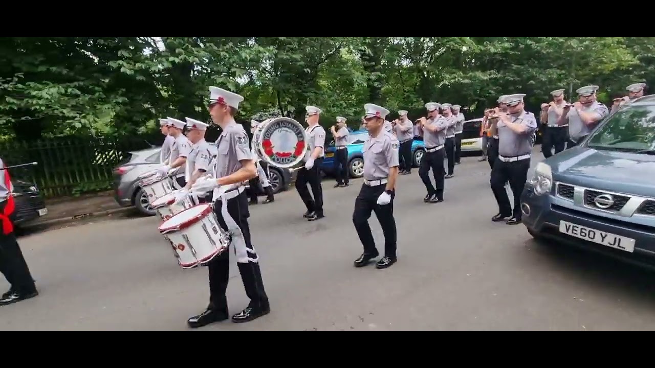 Young Loyalist Flute band Pollok (Glasgow Southside orange and purple District 49) 30/06/2022