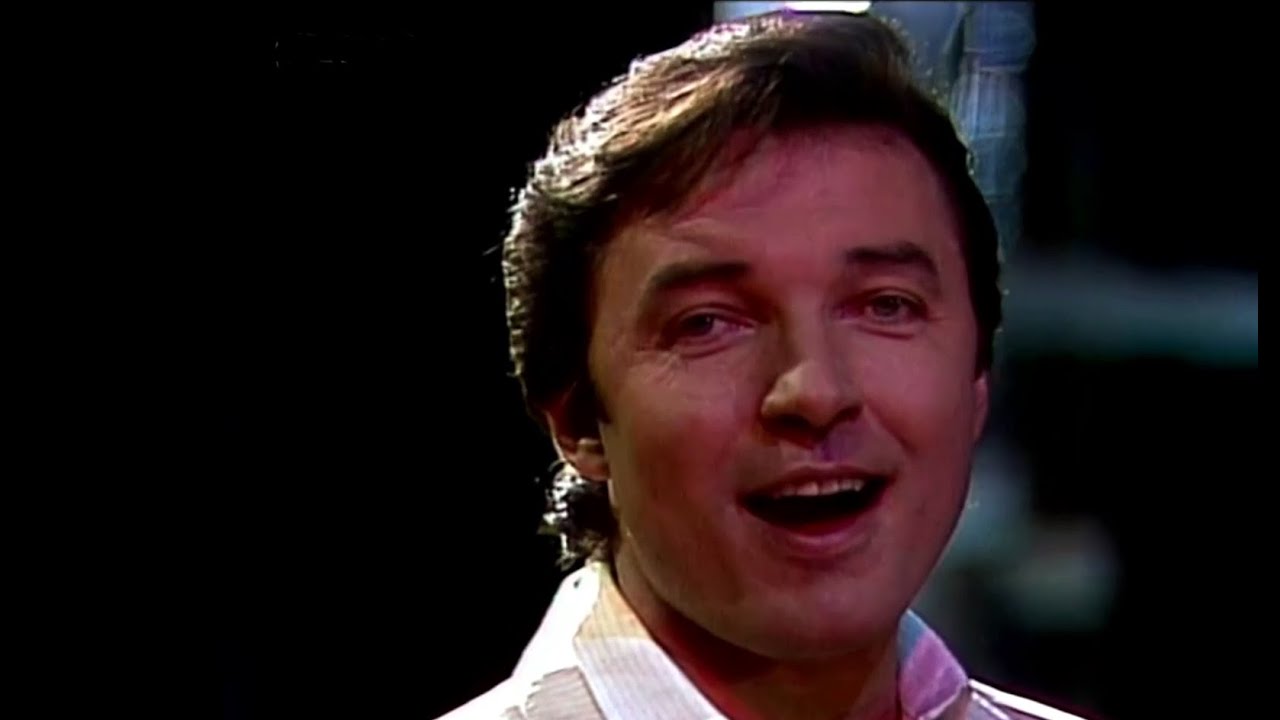 Karel Gott - Ráno jedu dál / Nestarej se, kamaráde (1982) HD