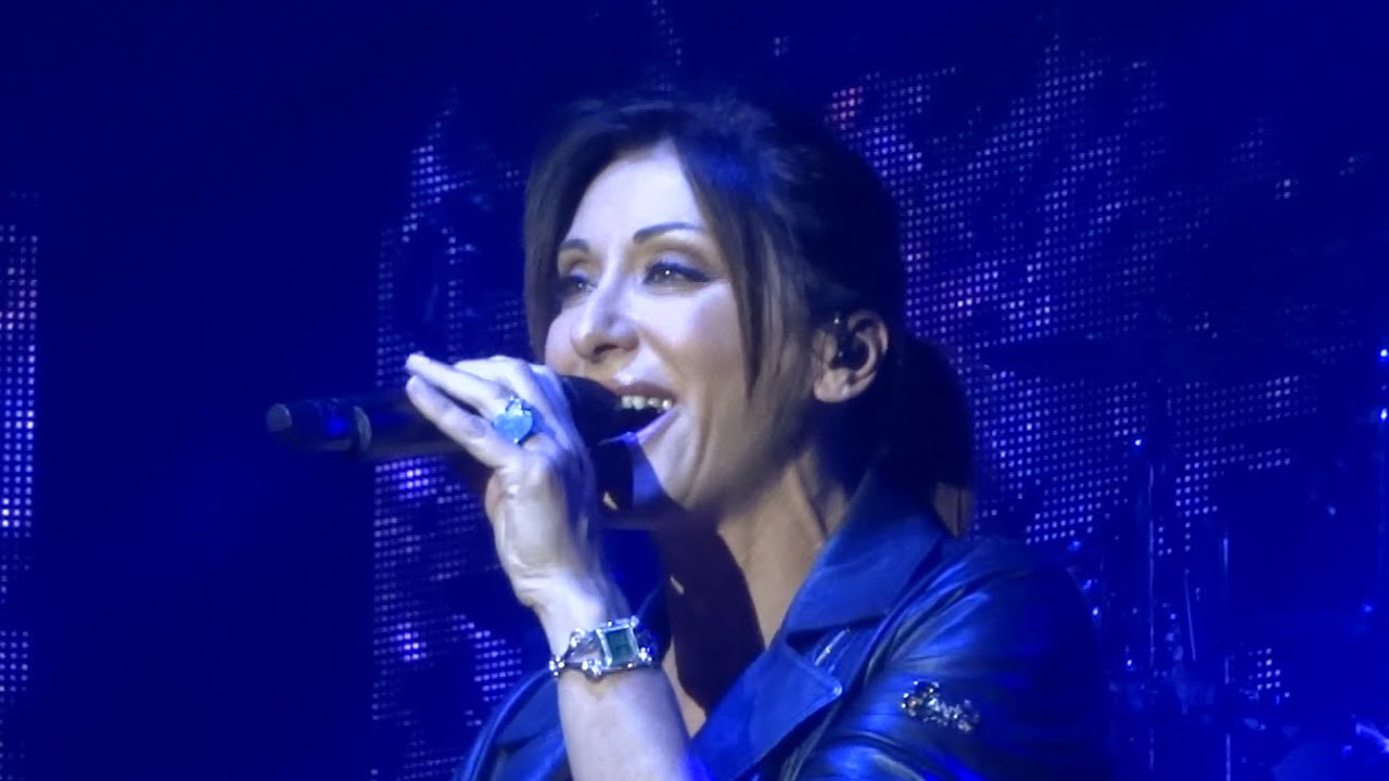 STARS 80 Sabrina Salerno & Phil Barney (Total eclipse of the heart) Lyon (FR) 2015