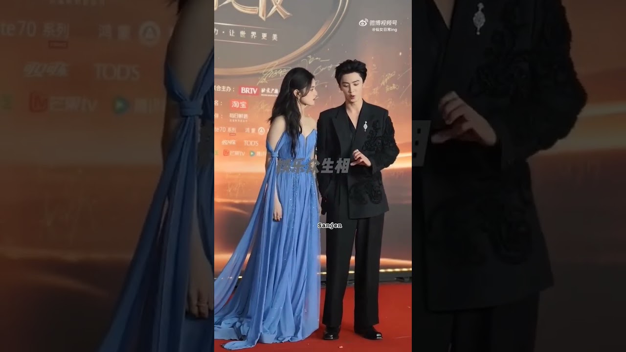 Zhang JingYi was holding Chen Zhe Yuan's arm at 2025 weibo award#zhangjingyi #chenzheyuan