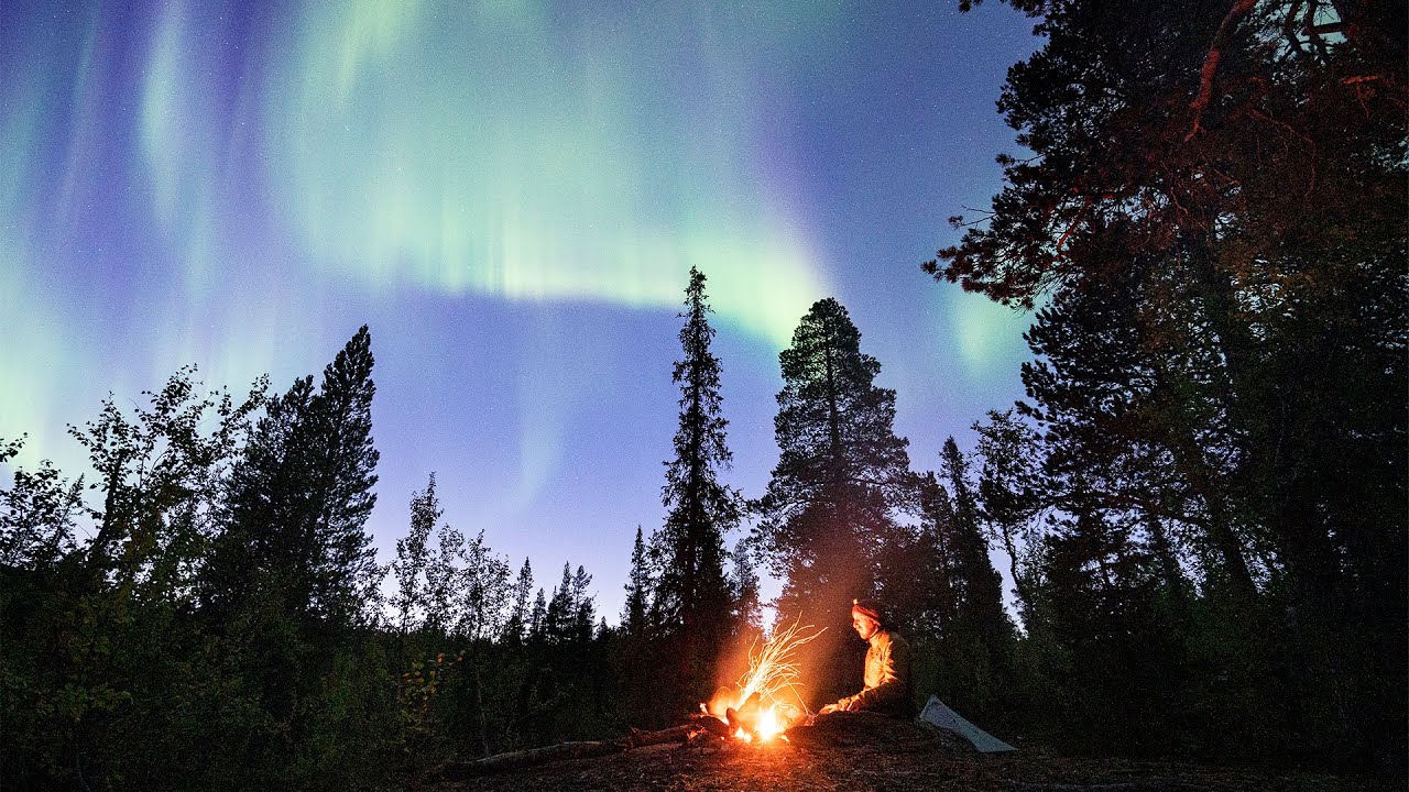 Aurora Boreale Davanti al Fuoco