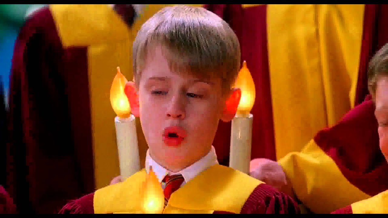Kevin McCallister śpiewa kolędę