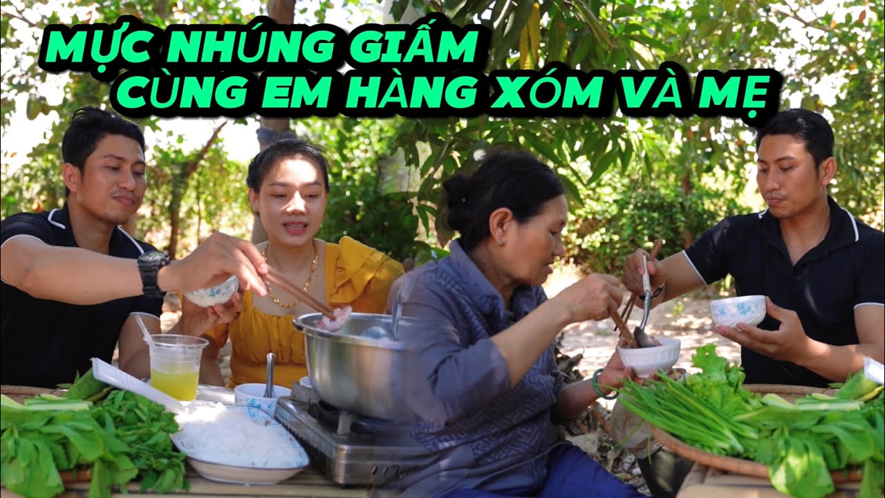 Minh Trổ Tài Nấu Món Ăn Ngon Mời”Em Hàng Xóm”Qua Nhà Chơi Cùng Với Gia Đình