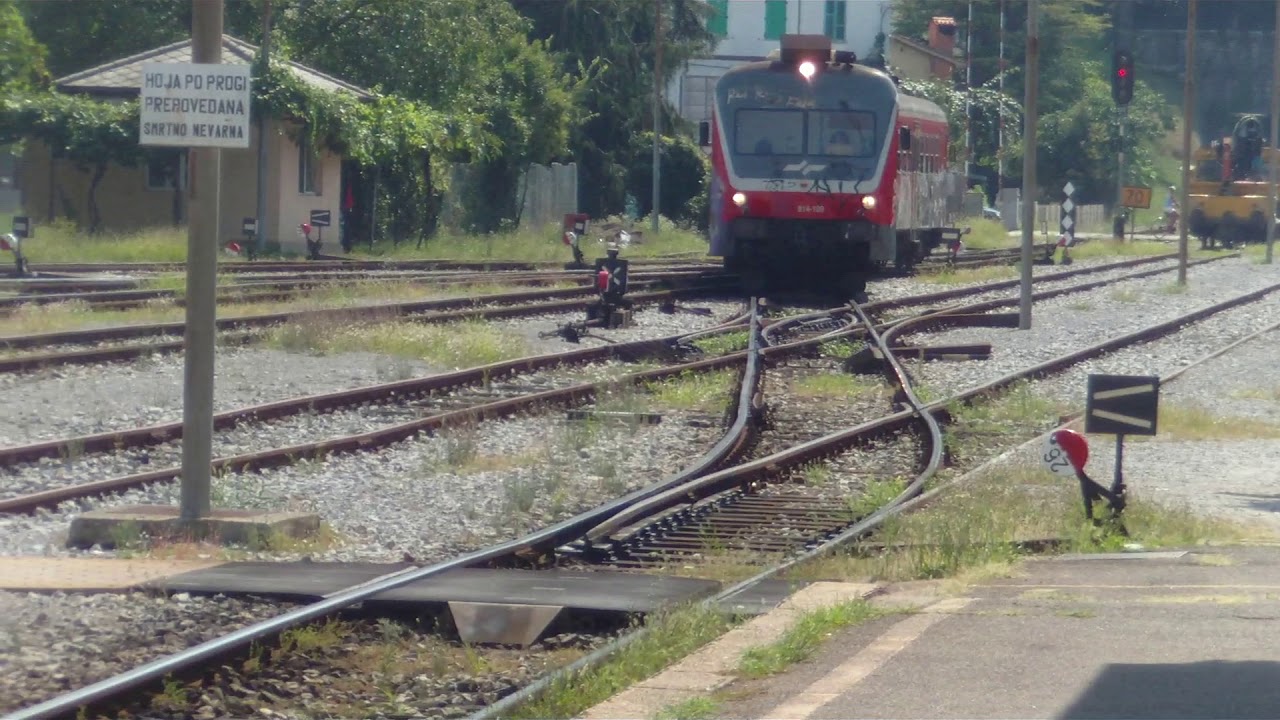 Najprej lokomotiva španka potem pa  moj vlak za Jesenice