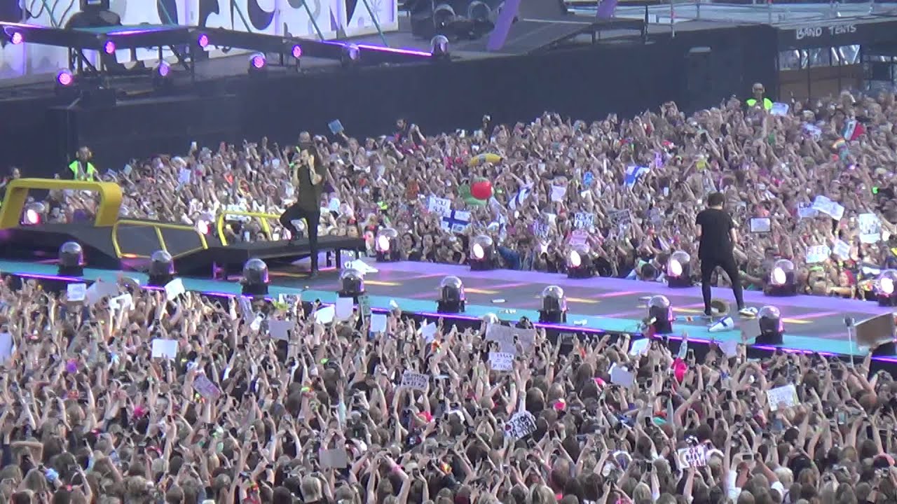 One Direction - Kiss You - Stockholm Syndrome OTRA Helsinki 27.06.2015
