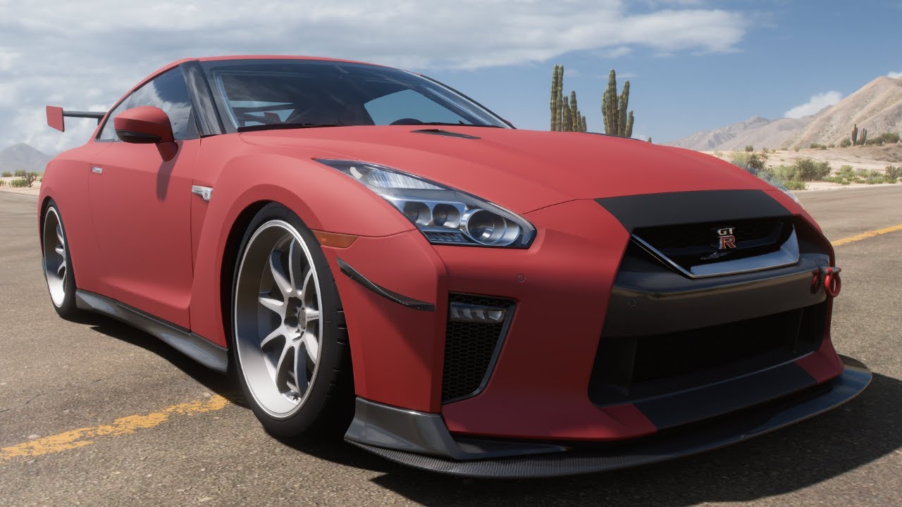 O NISSAN GT R R35 NA IMAGEM PARECE TER UM KIT DE
