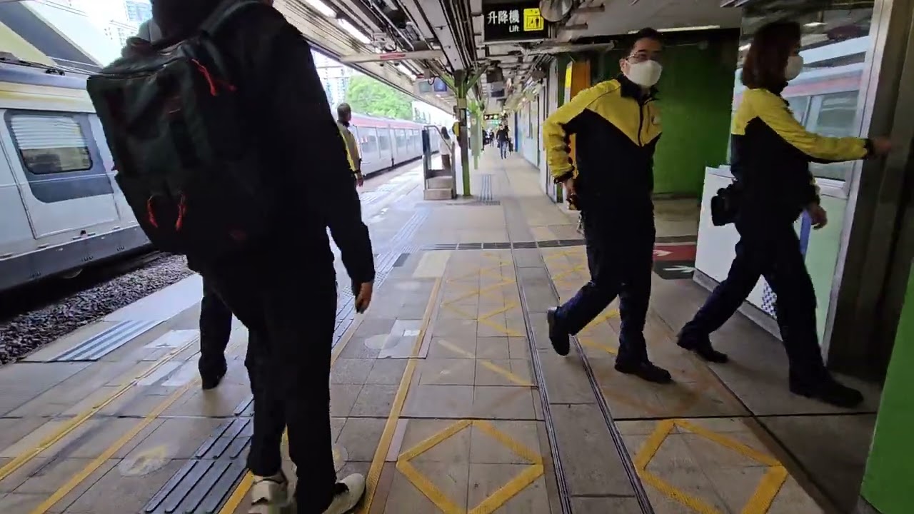 Hong Kong - Fanling - Platform #mrt #green #hongkong #eastrailline #fanling