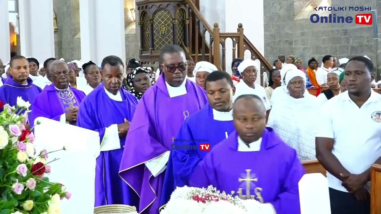 MAPADRE WAKITOA HESHIMA YA MWISHO WAKATI WA MISA TAKATIFU YA MAZISHI YA MAREHEMU MARGARETHA MASSAWE