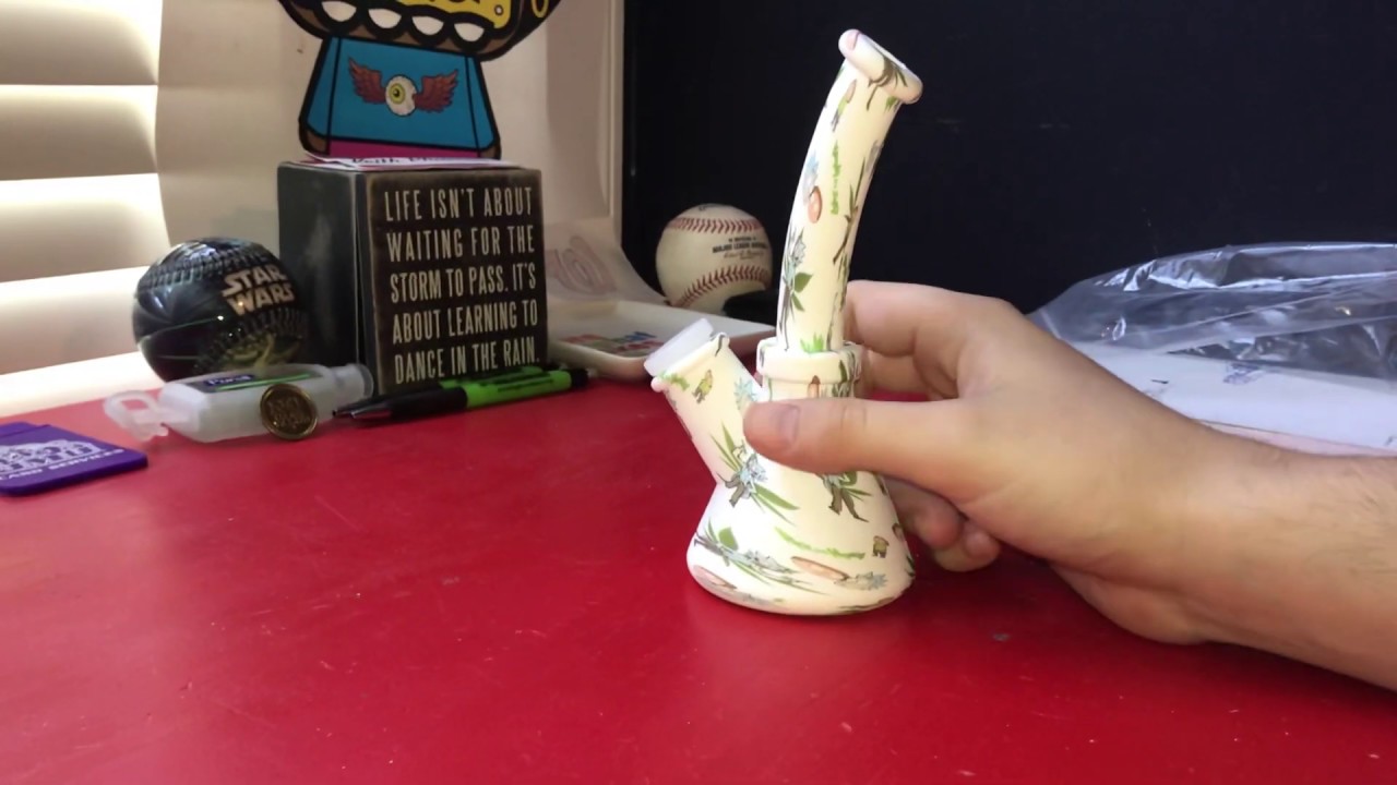 Rick and Morty silicone water pipe review