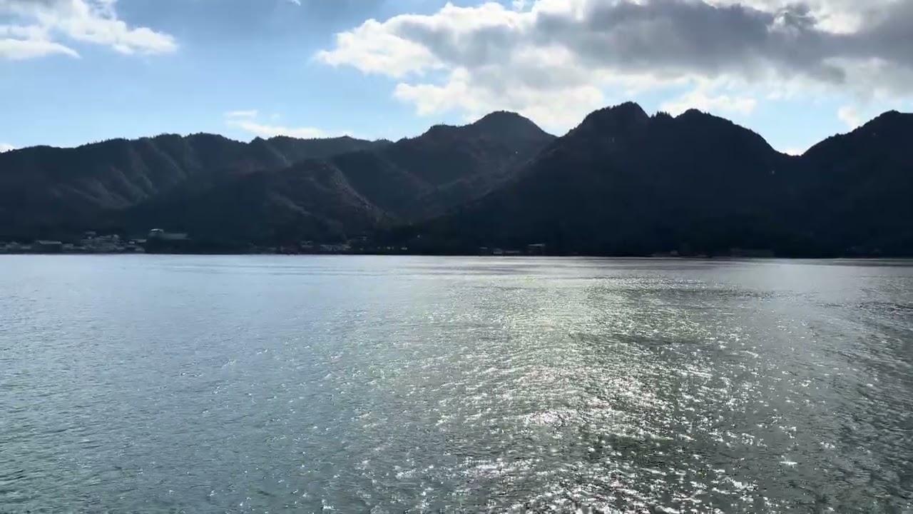 宮島口から宮島へ。宮島松大汽船からの景色