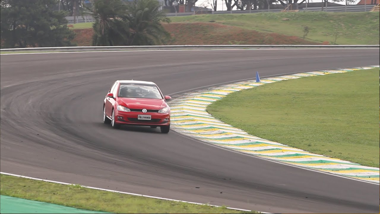 Golf TSi acelera forte em Interlagos