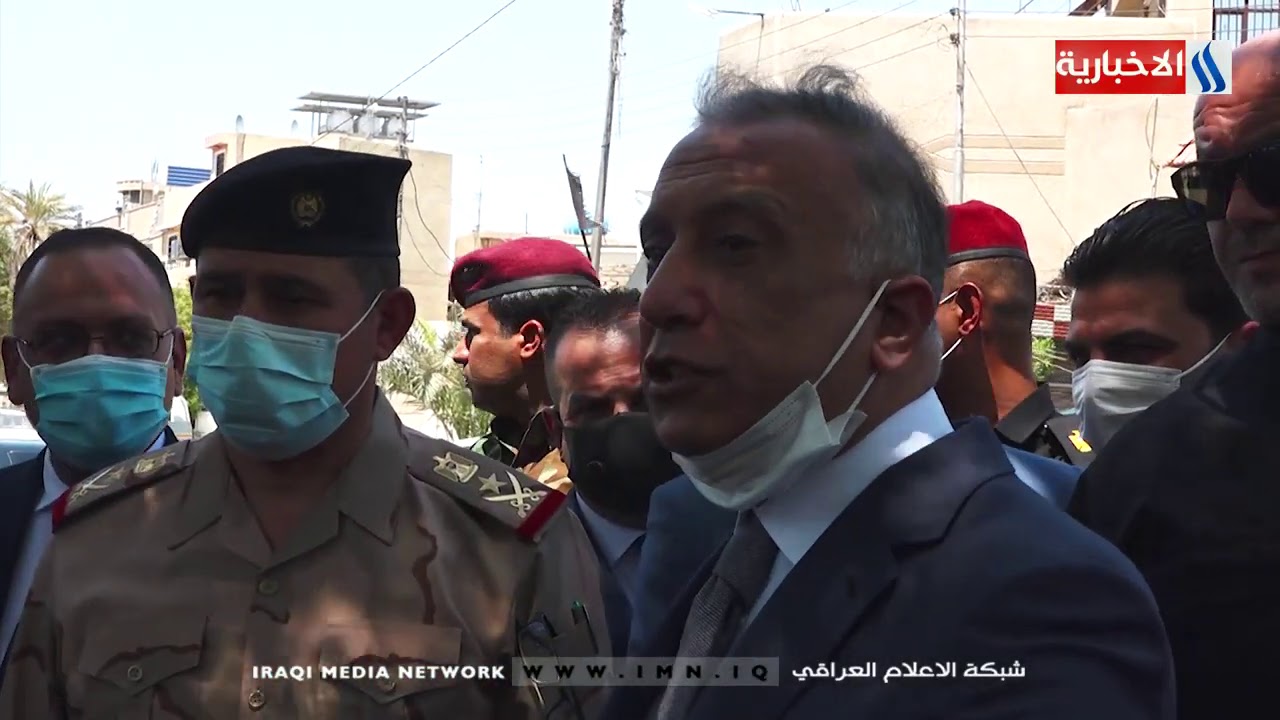 رئيس الوزراء مصطفى الكاظمي يلتقي المتظاهرين الخريجين في مكان اعتصامهم ببغداد / يوم 2020/8/5
