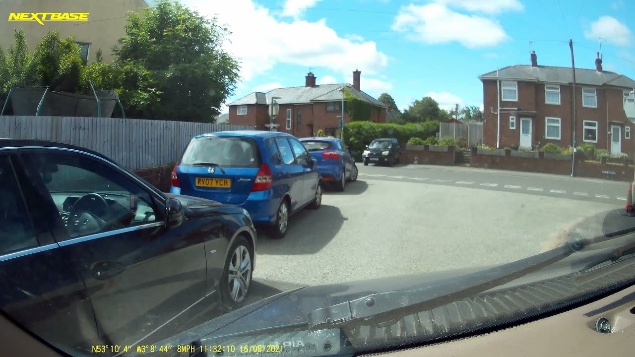 Dashcam Driving around Mold trying to Park for Farmers Market. E150 Econoline 5.8L
