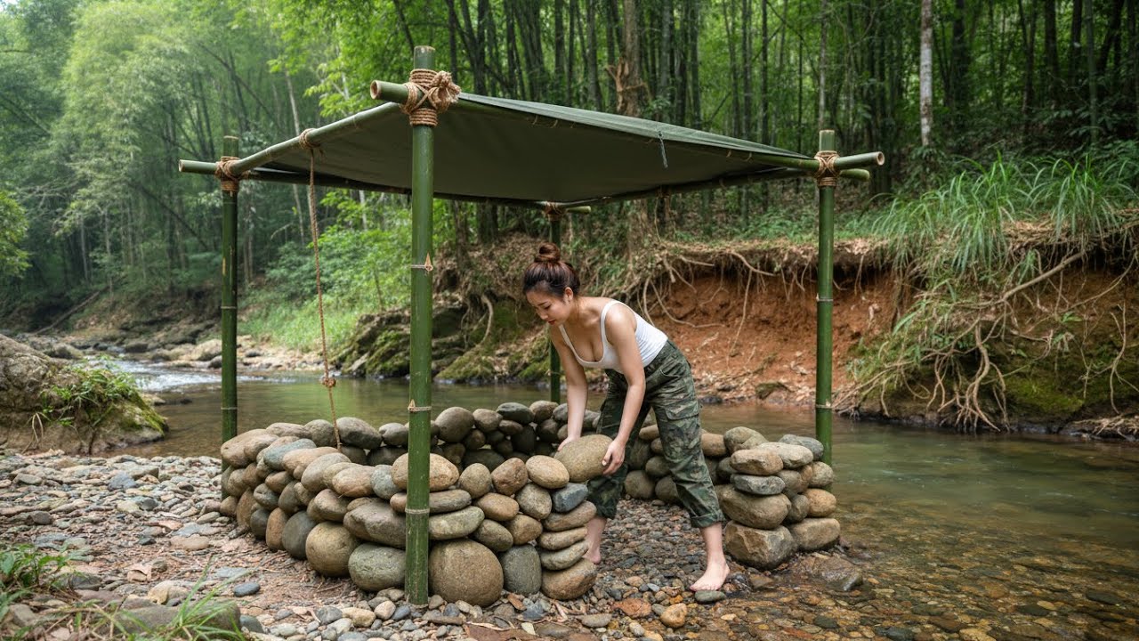 Wild Animals Below, Empty Sky Above — She Built a Treehouse to Survive the Night