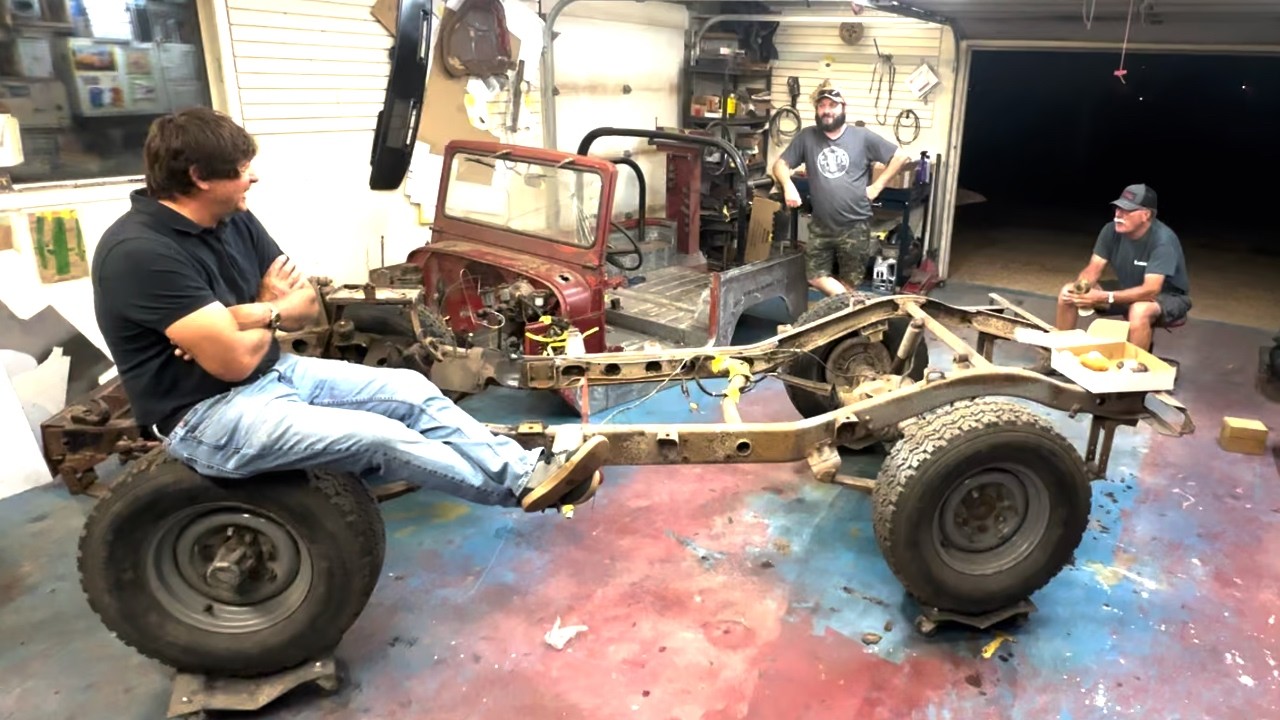 Полная разборка Land Cruiser FJ40 1974 года до голой рамы!