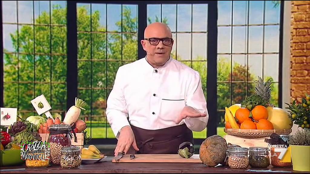 Crozza-Chef vegano, crudista nel suo ristorante