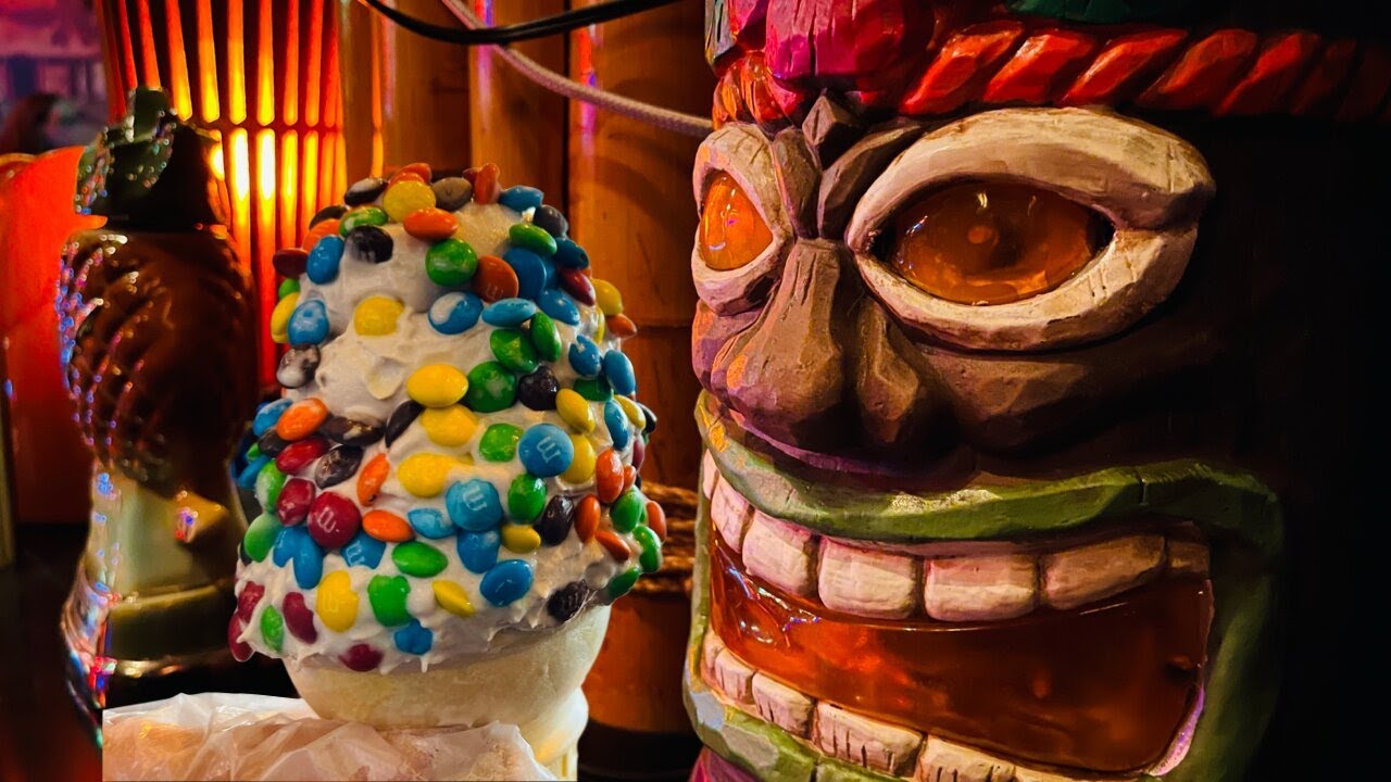 Ice cream lovers and tiki bar enthusiasts stop what you're doing and watch this!