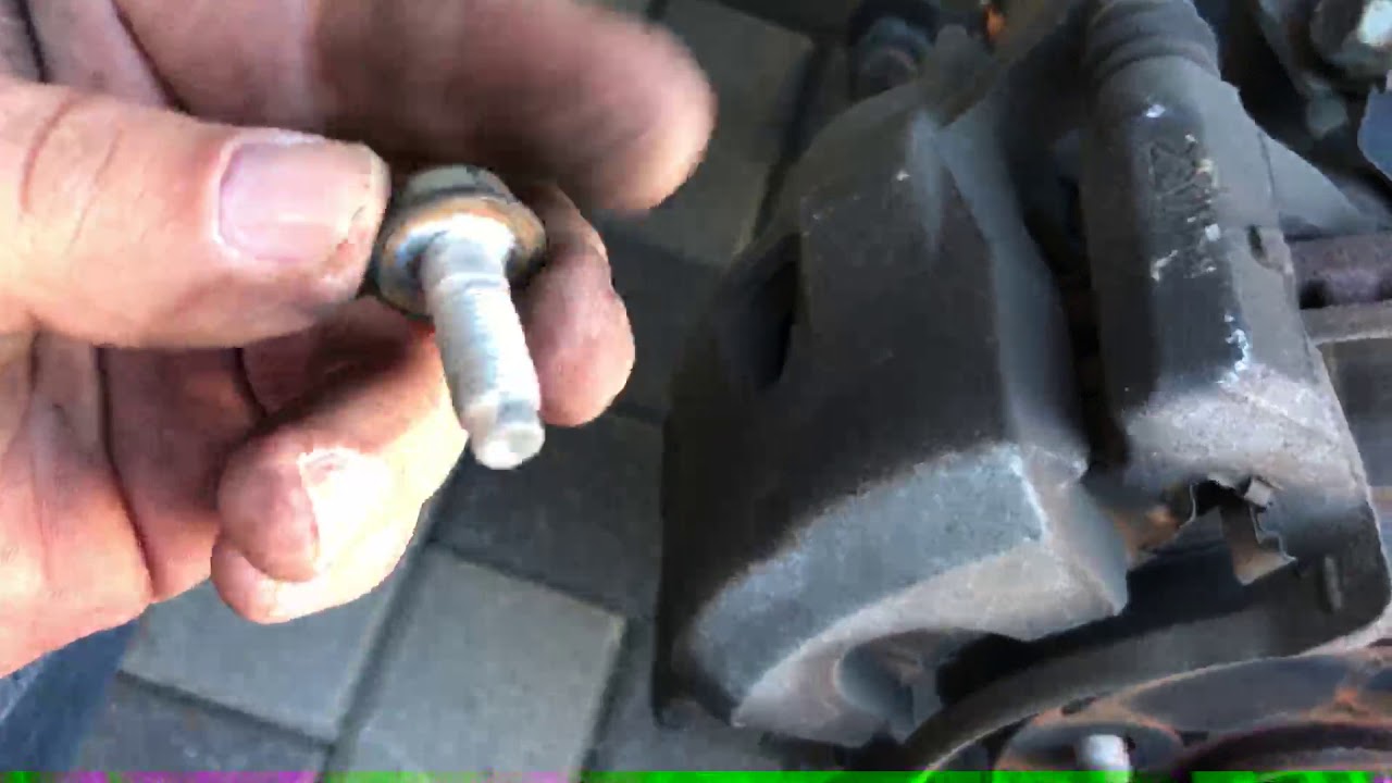 2012 prius c  BREAK PAD CHANGE