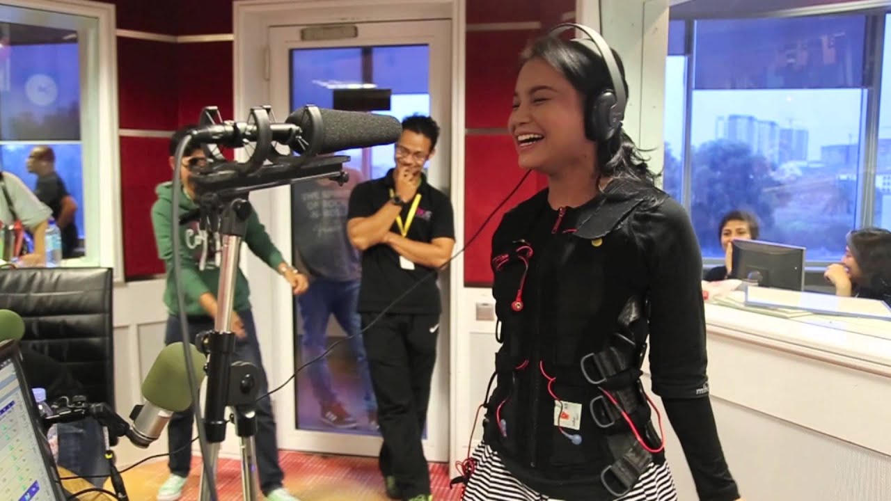 Karen Karaoke JoHara Bersama Rossa