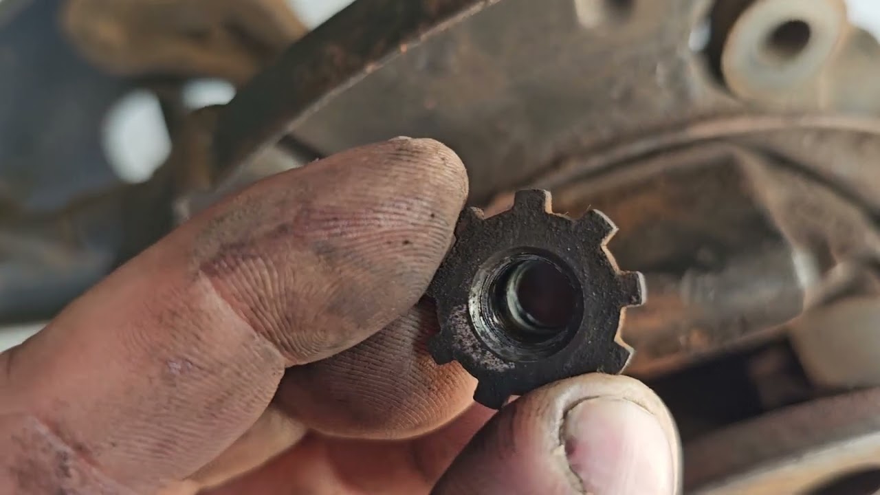PANIE tarcza się grzeje,ręczny nie działa a pedał hamulca wpada...kia sportage