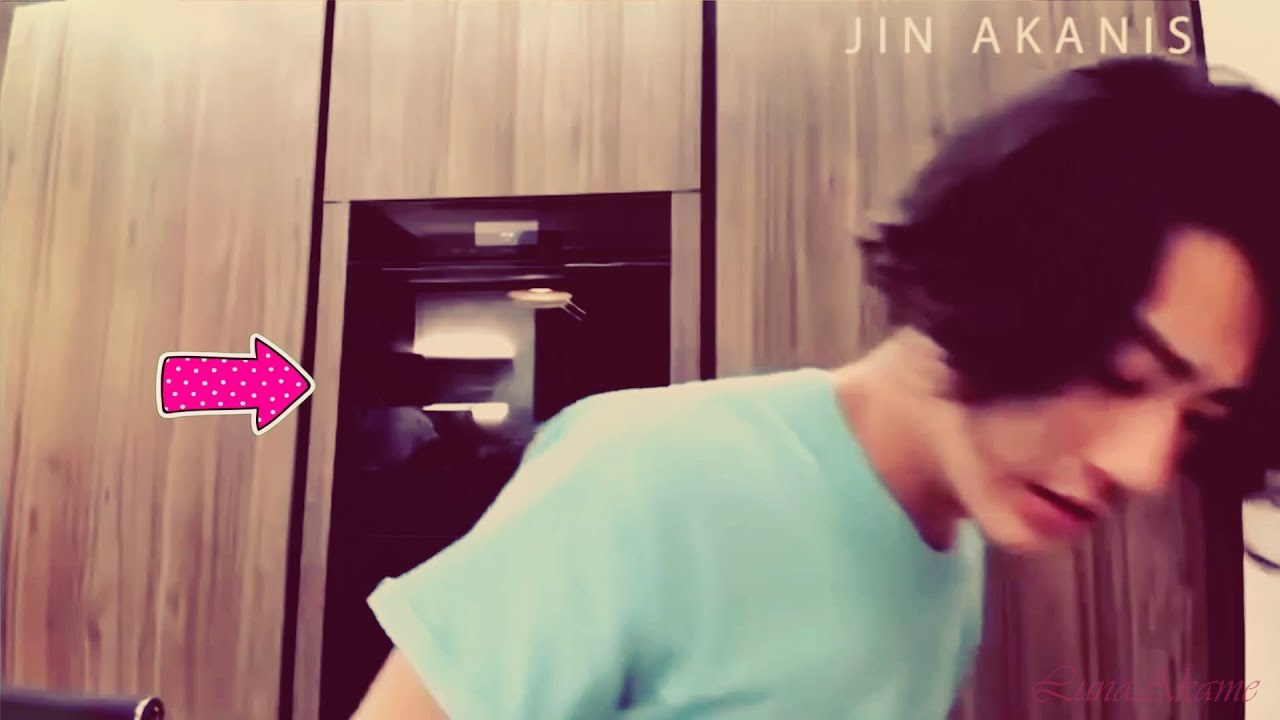 Ryo notices 亀 and teases, Jin being RESTLESS with man in the room [Kame visits Jin in L.A part 1]