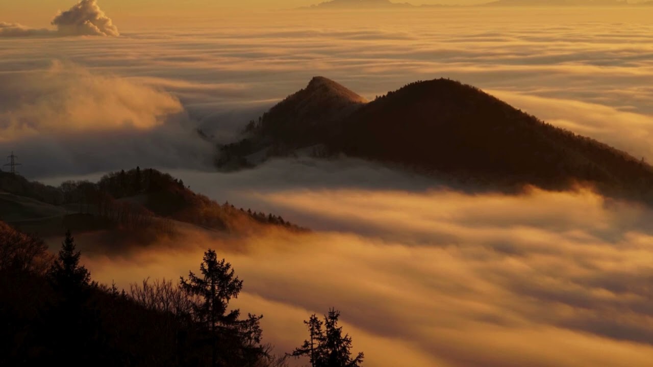 Zen Moments : Misty Mountains