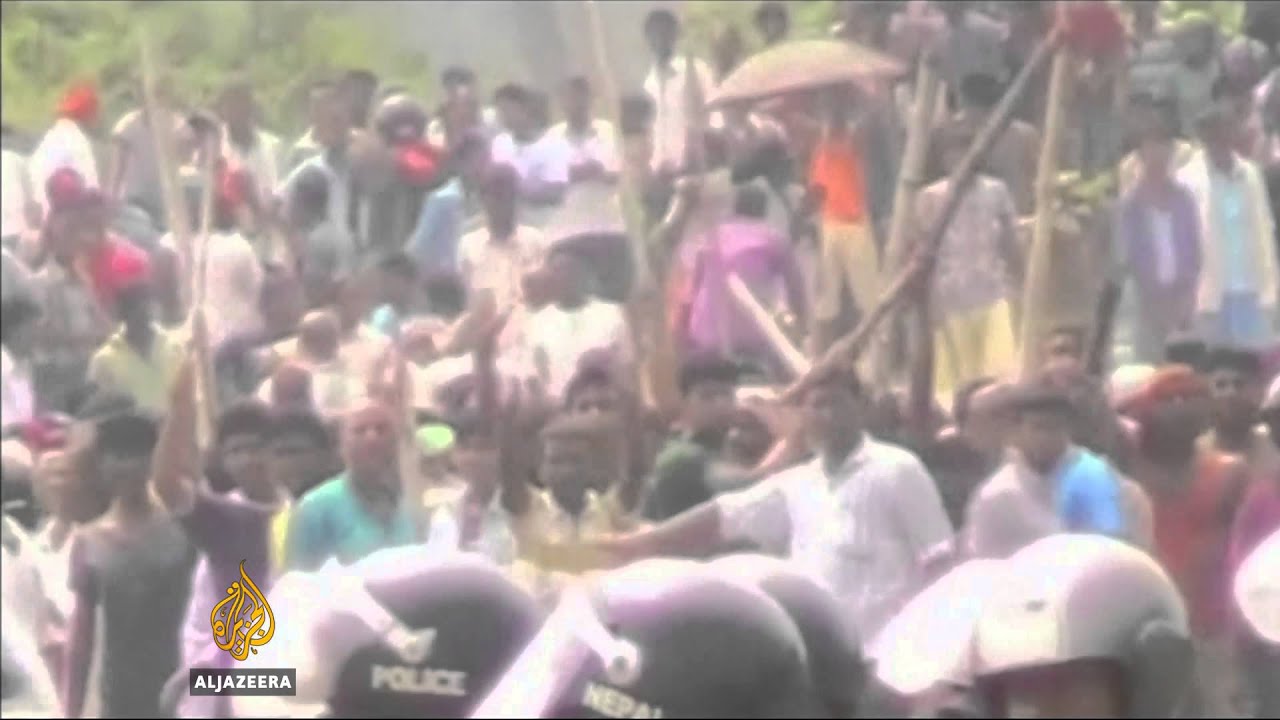 Nepal protests continue over draft constitution