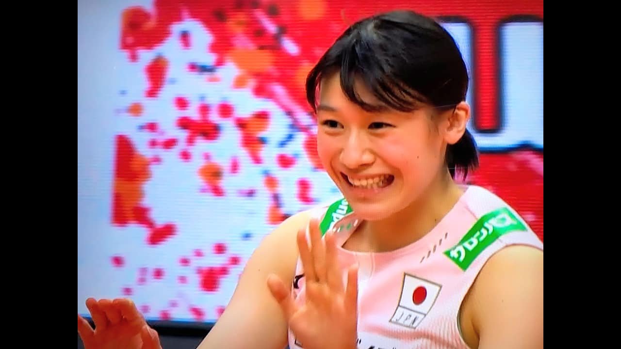 シンデレラ ガール登場！長身ロシア相手に、僅か171cmの19歳新人が全くビビらずスパイクを決める！2セット 日本22x20ロシアまで。バレーボール 女子 2019ワールドカップ 横浜アリーナ