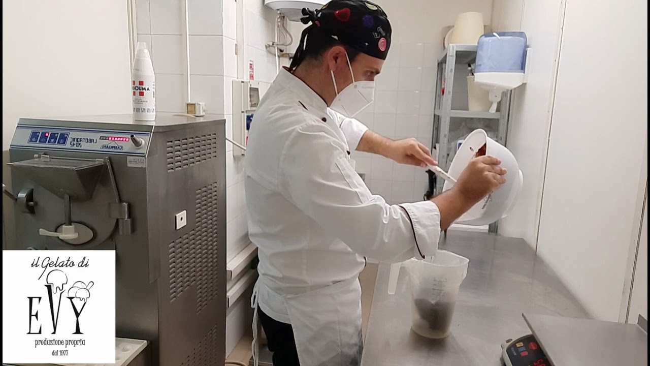 Il nostro gelato artigianale naturale gusto STACCIATELLA  - Evy Pasticceria Gelateria a Terni