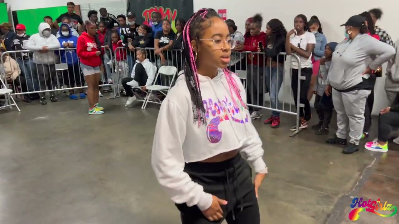 🥵 Yeah That HOTGIRL Energy Hit Different‼️ Watch THIS 🔥 I FOLLOW @TOMMYHOTGIRLZ ON INSTAGRAM
