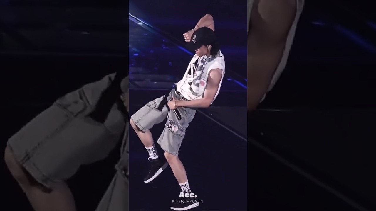 The hip thrusts though🫠✨. #straykids #hyunjin