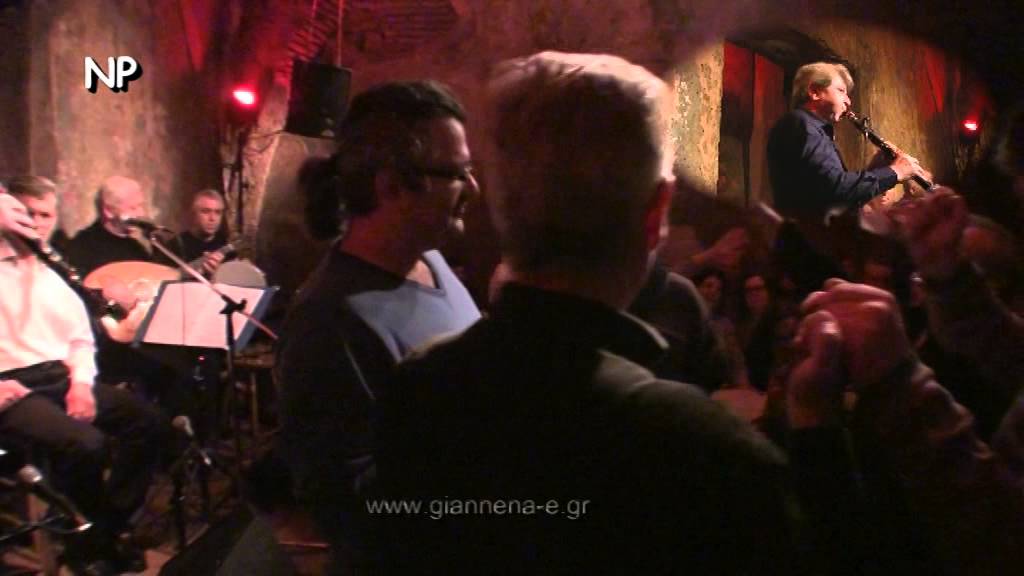 27-«Ζαλίζομαι» «ο σεβντάς» «Μαύρα μου χελιδόνια» Πέτρος Μόκας Νίκος Φιλιππίδης χορεύοντας στο Χαμάμ