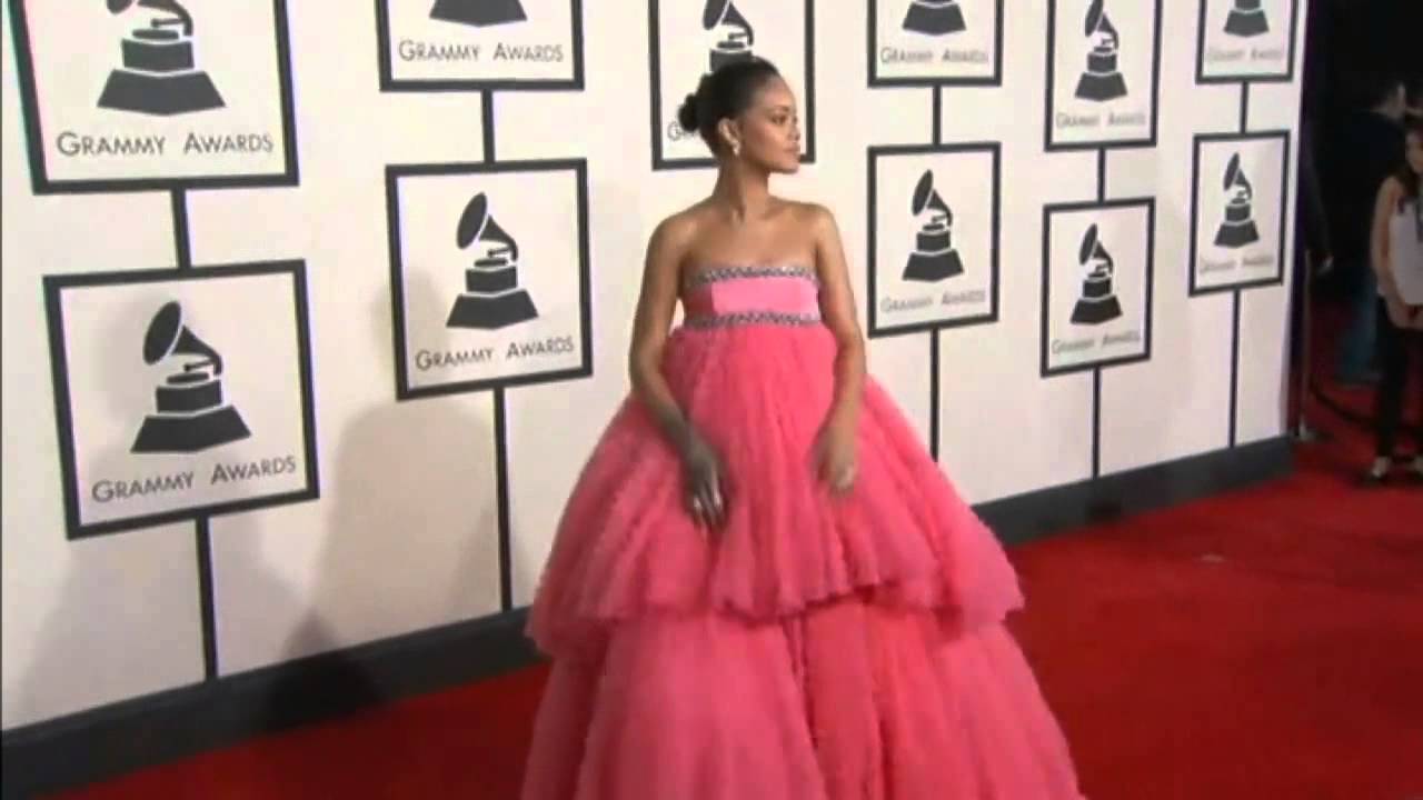 Rihanna - Grammy Awards 2015 - Red Carpet
