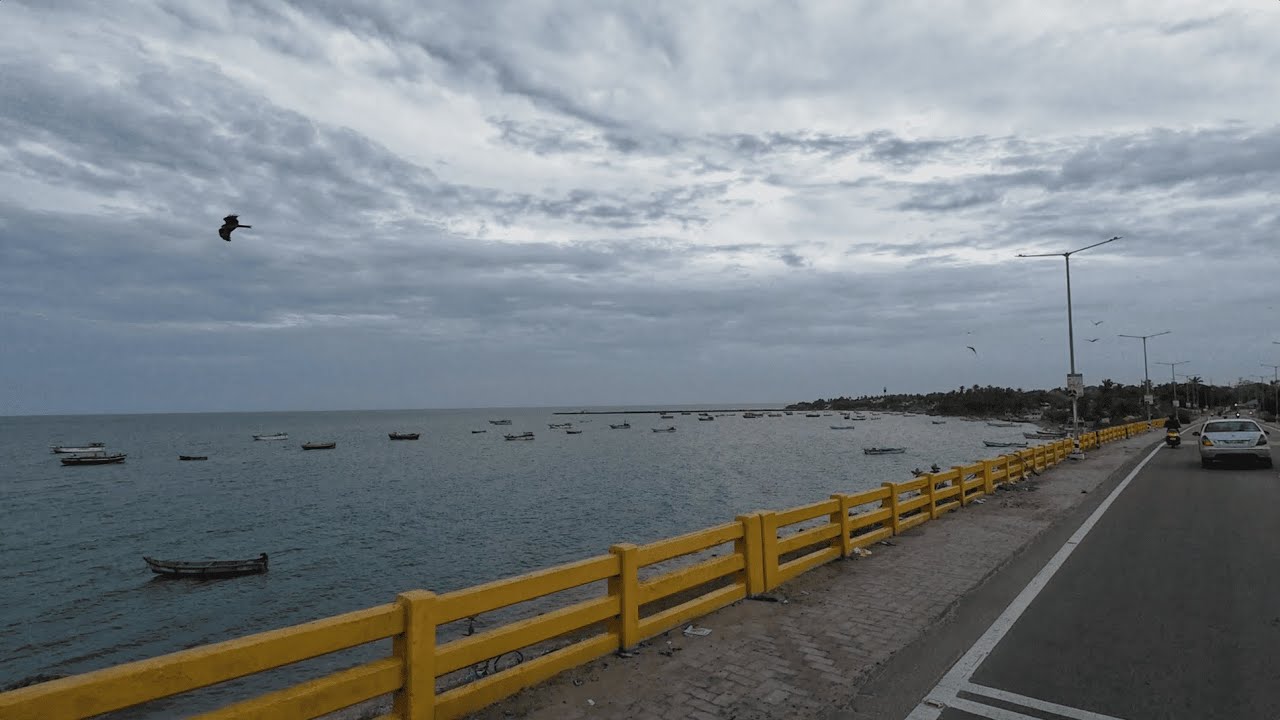 Walking in Dhanushkodi | Pamban Bridge | Rameshwaram Travel Vlog