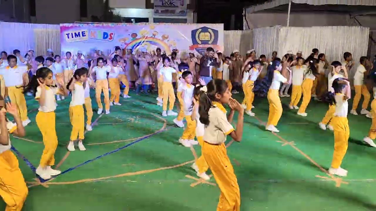 Saisha's group dance performance #annualsportsday #5thclass #timesschool #jhoombarabarjhoom 