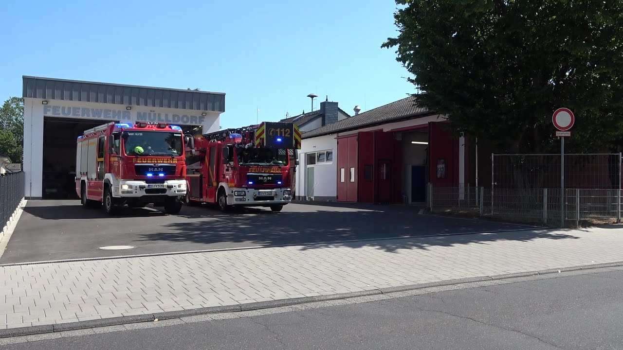 Vollständiger Löschzug Mülldorf FF Sankt Augustin beim Ausrücken + RTW 2 Fw Siegburg + Bullhorn