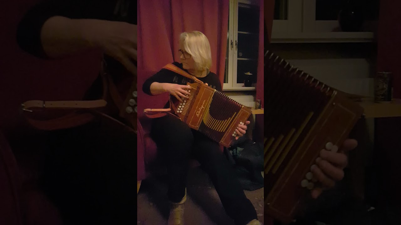 Ingela spelar Valse Pour Michel- Lucifer Valse av Stephan Delicq