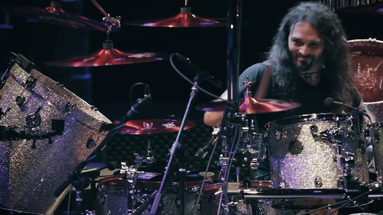 TVMaldita Presents: Aquiles Priester playing Moving On (Noturnall)
