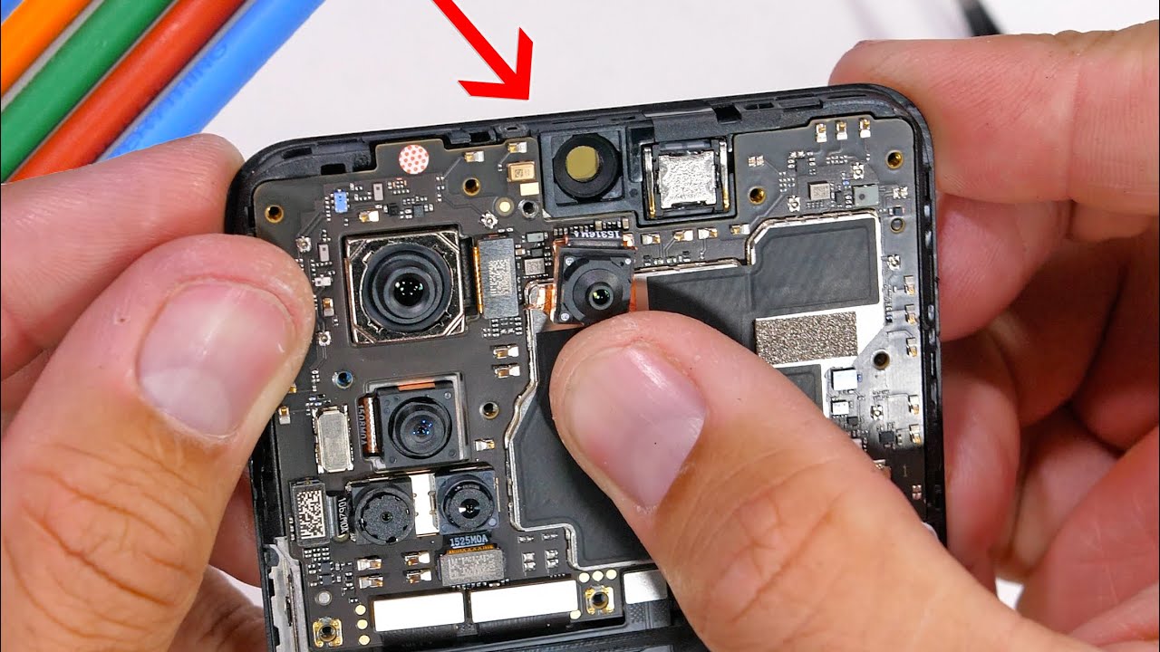 Will an Under Display Camera work OUTSIDE the phone? - Teardown!