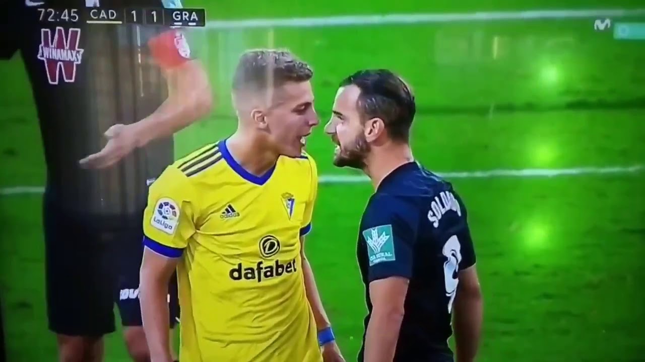 Roberto Soldado usa t&eacute;cnica ninja y sale bien
