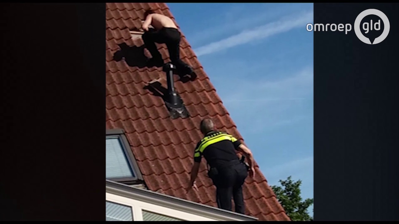 Verwarde man op dak in Nunspeet
