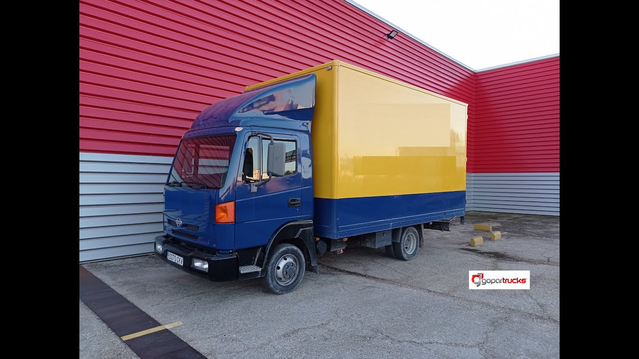 Nissan Atleon 110.56 ,con carrocería tipo furgón