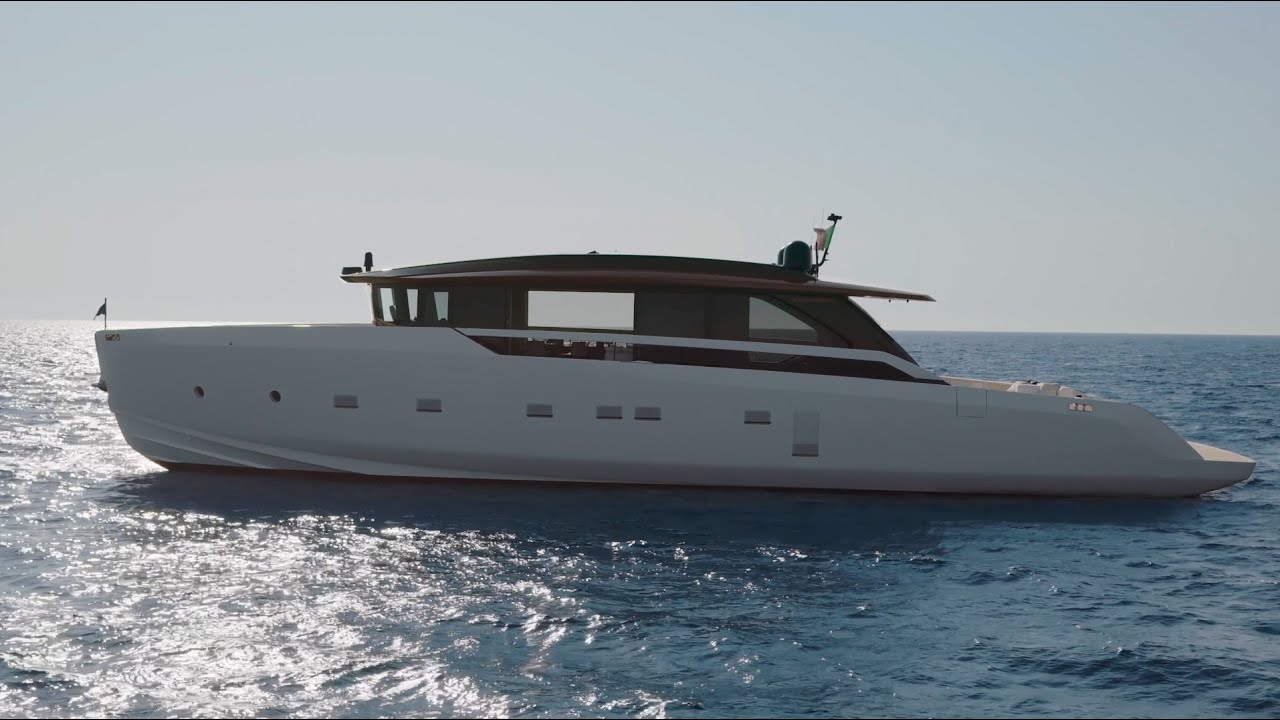 Sanlorenzo SP92 - Surprisingly Captivating
