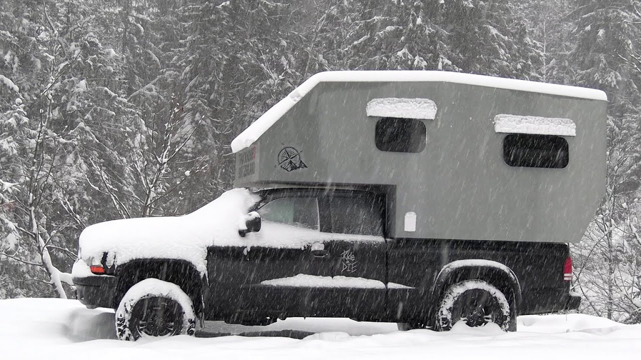 Truck camping in a blizzard / 36hrs solo adventure