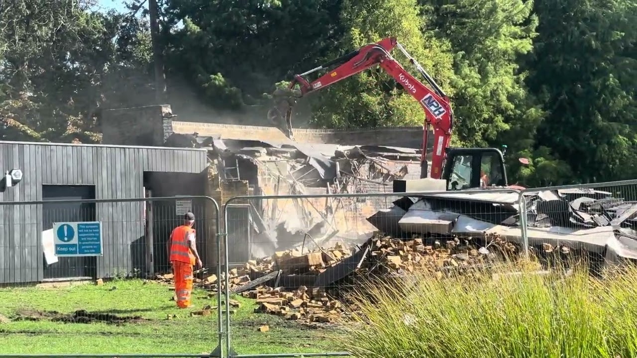 Demolition of Harlow Town Park Bandstand begins